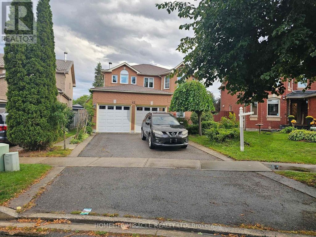 42 Porteous Circle, Brampton (northgate)