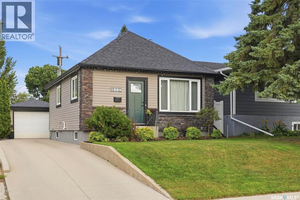 1909 William Avenue, Saskatoon