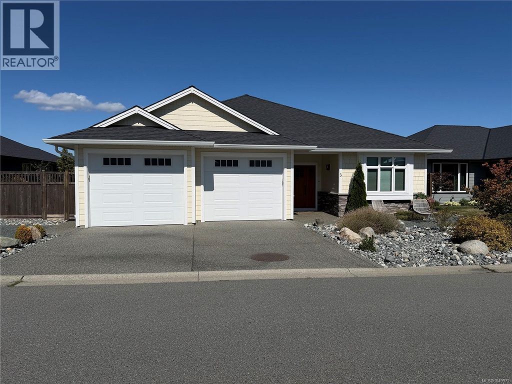 3 720 Russell Rd, Ladysmith