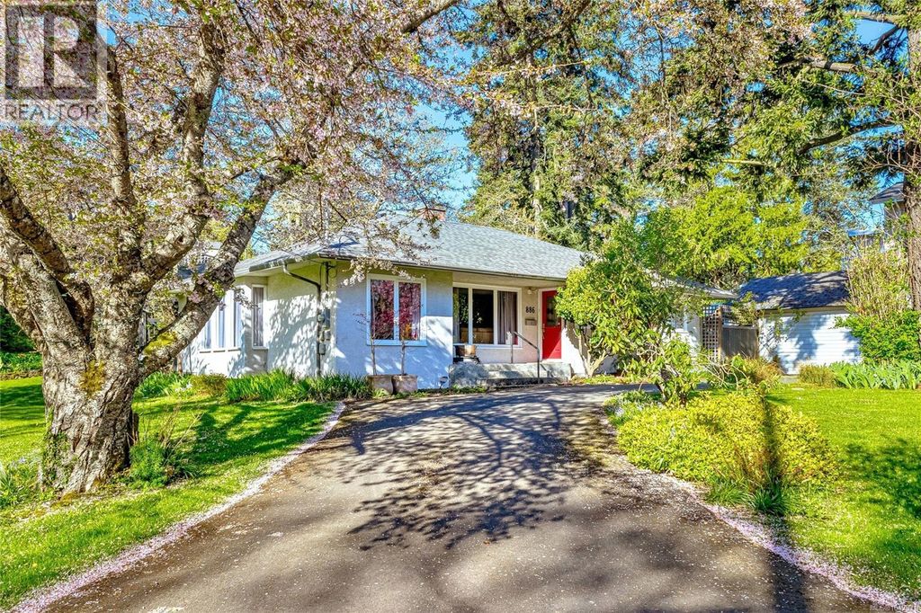 886 Cunningham Rd, Esquimalt
