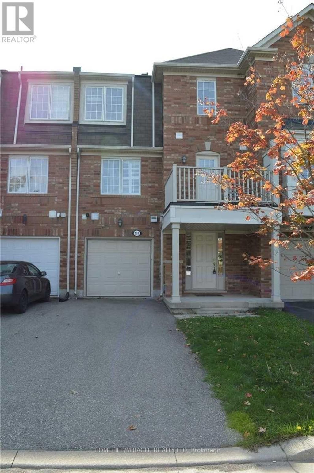918 Burgess Gardens, Milton (co Coates)