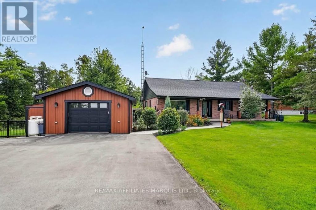 17576 Island Road, South Stormont