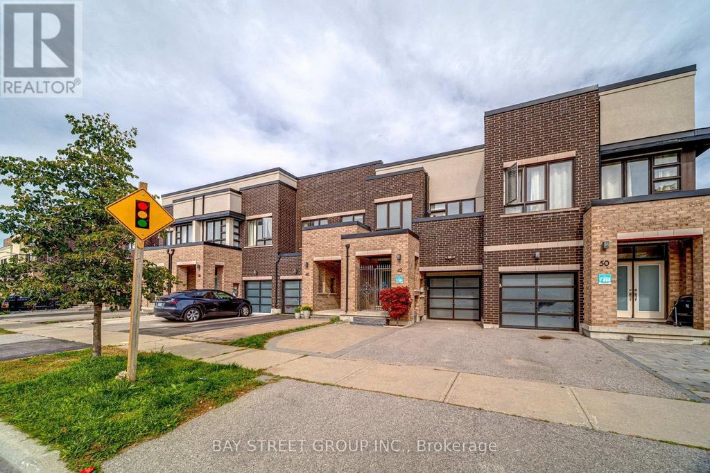42 Dariole Drive, Richmond Hill (oak Ridges Lake Wilcox)