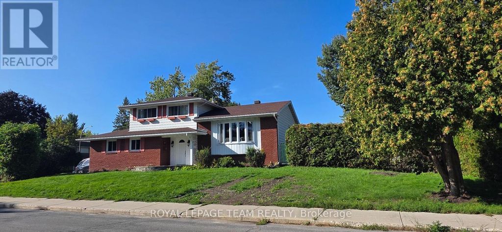 13 Ridgeburn Gate, Ottawa