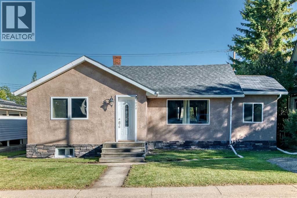 5020 46 Street, Innisfail