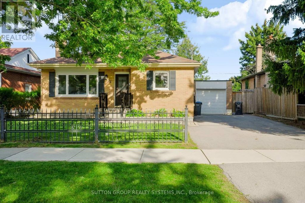 94 Harold Street, Brampton (brampton South)