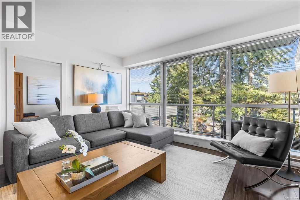 315 2745 Veterans Memorial Pkwy, Langford
