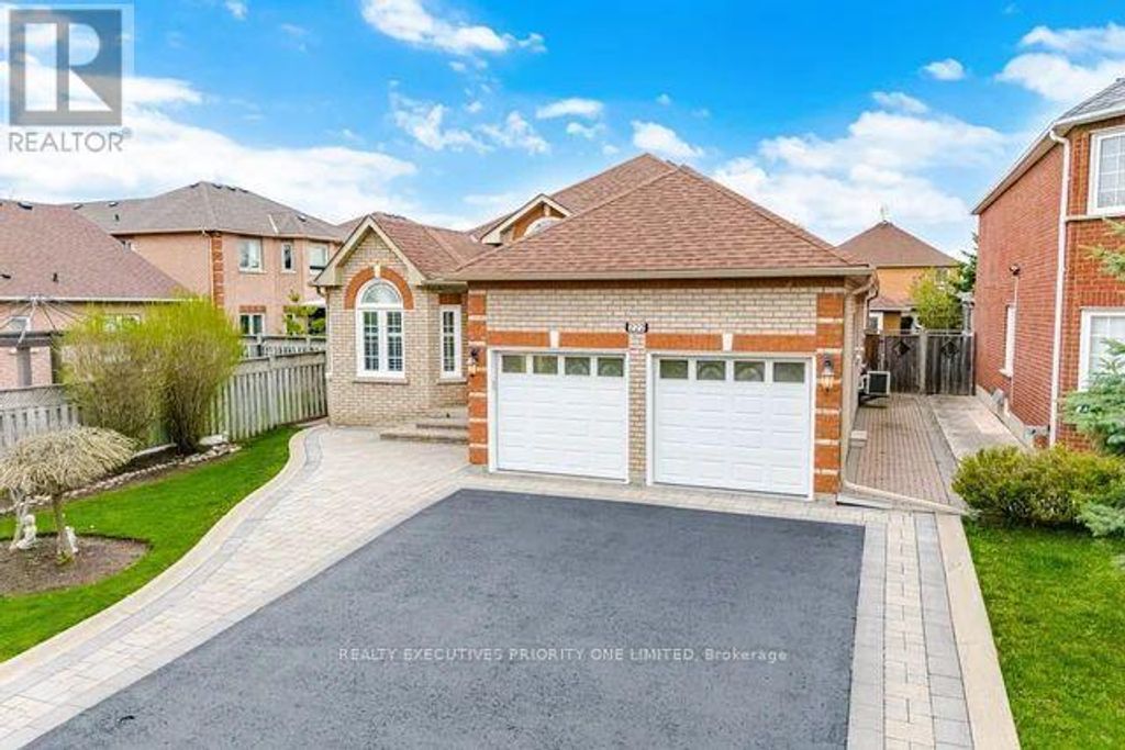 222 Caproni Drive, Vaughan (maple)