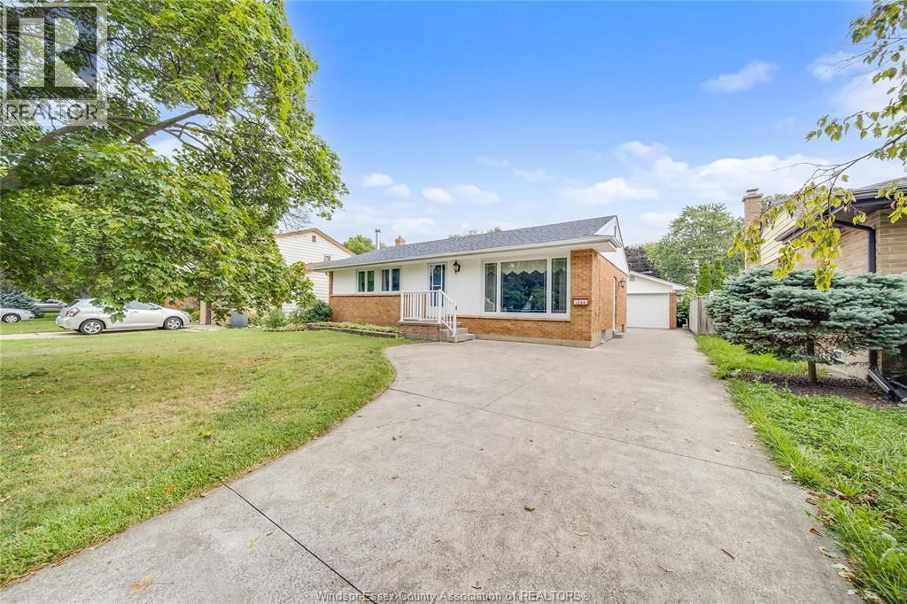 1044 Marjorie Drive, Windsor