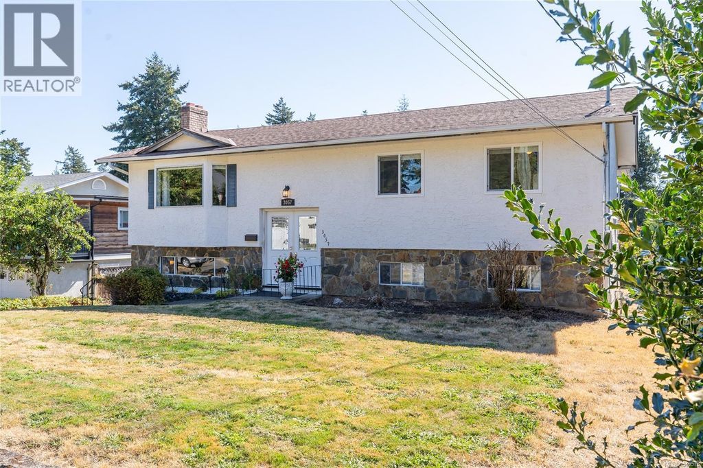 3057 Shoreview Dr, Langford