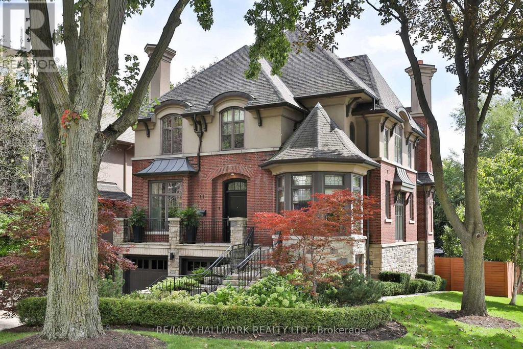 11 Forest Ridge Drive, Toronto (forest Hill North)