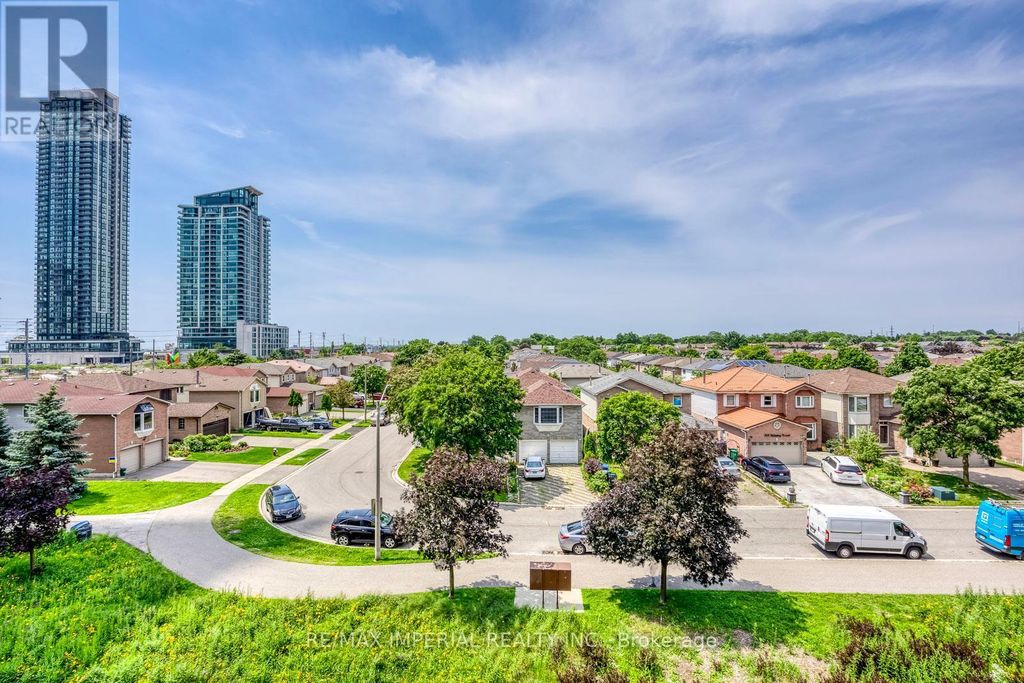 7 - 4020 Parkside Village Drive, Mississauga (creditview)