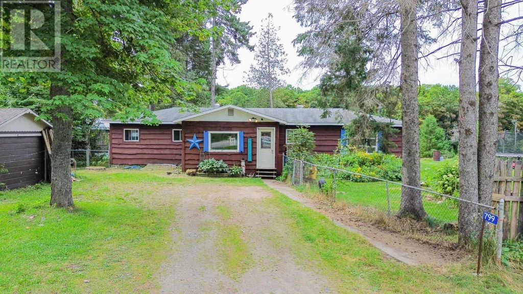 799 Hwy 552 W, Goulais River