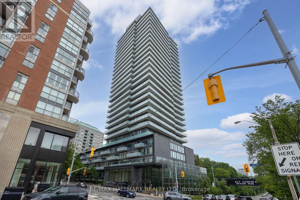 Th-103 - 1815 Yonge Street, Toronto (mount Pleasant West)