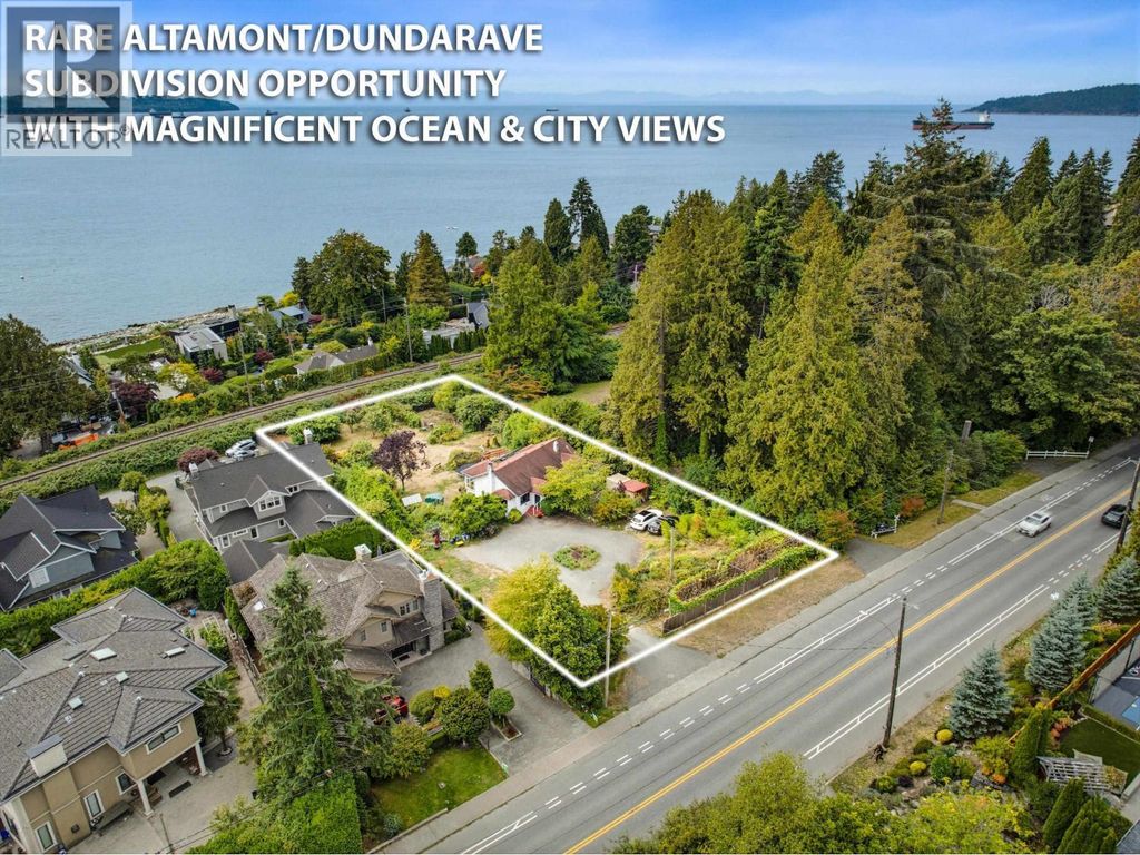 2820 Marine Drive, West Vancouver