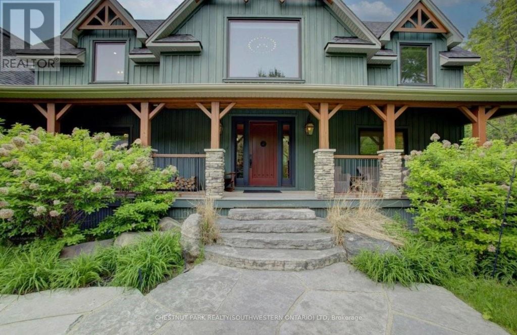 8429 Poplar Side Road, Clearview