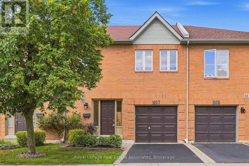 1107 Upper Village Drive, Mississauga (lakeview)