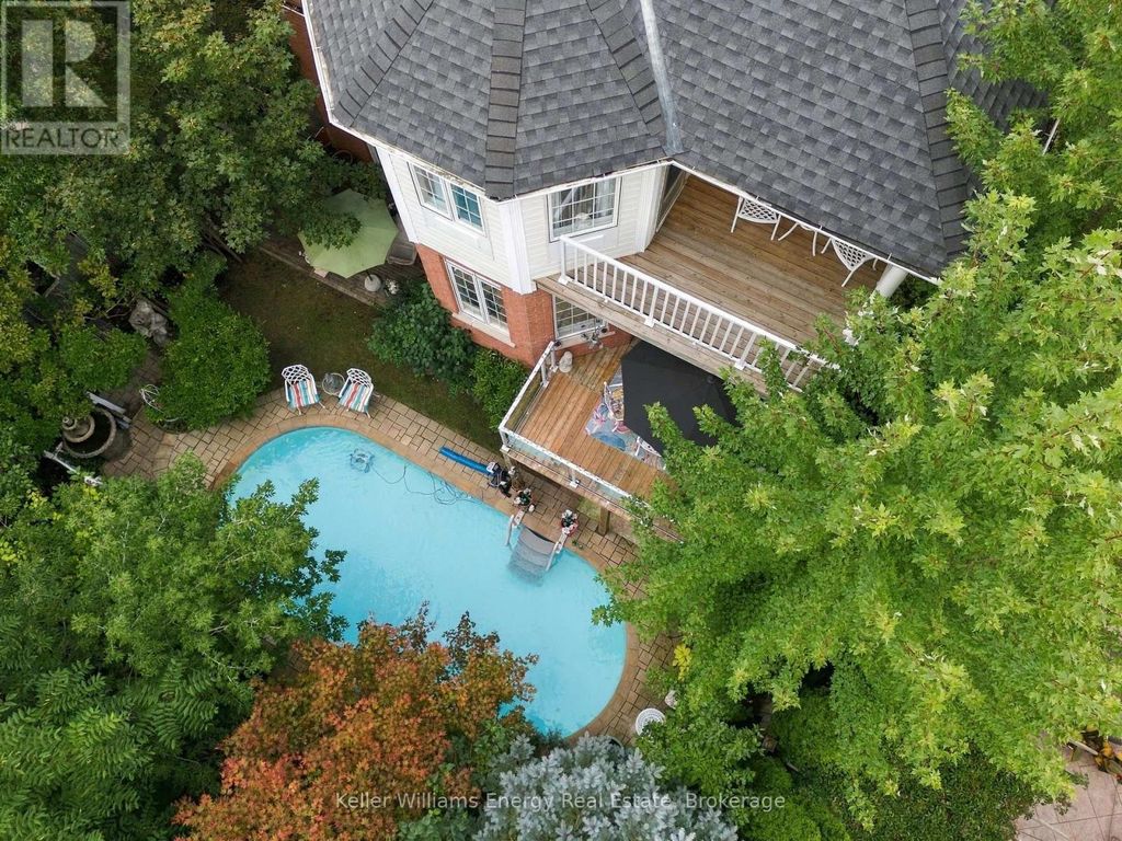 990 Glenbourne Drive, Oshawa (pinecrest)
