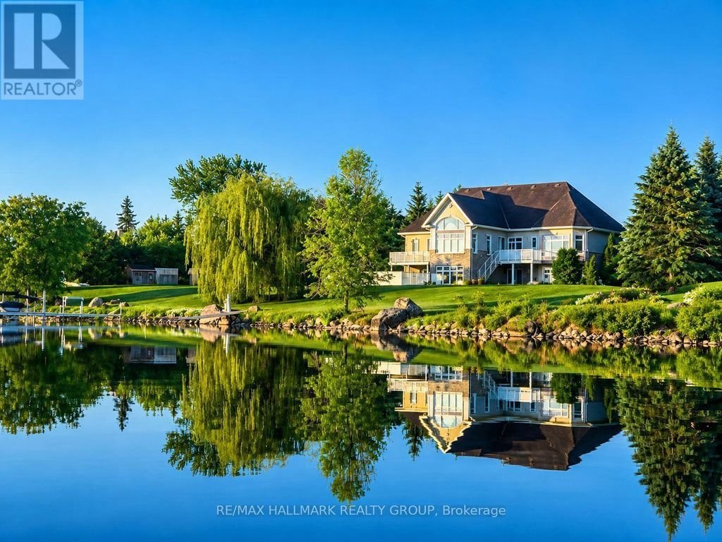 3665 Front Road, Champlain