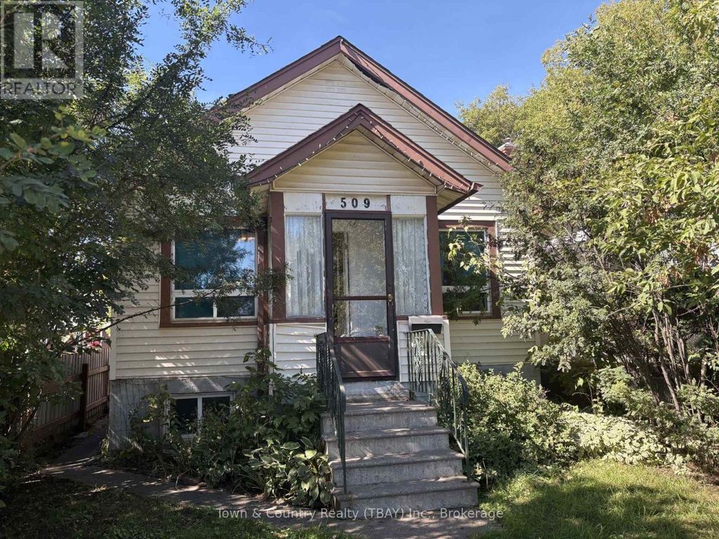 509 May Street N, Thunder Bay (mckeller Park)