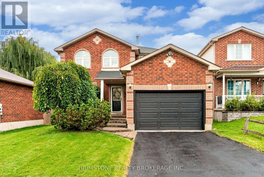 32 Wessenger Drive, Barrie (holly)