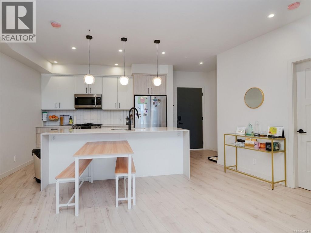 310 958 Pharoah Mews, Langford