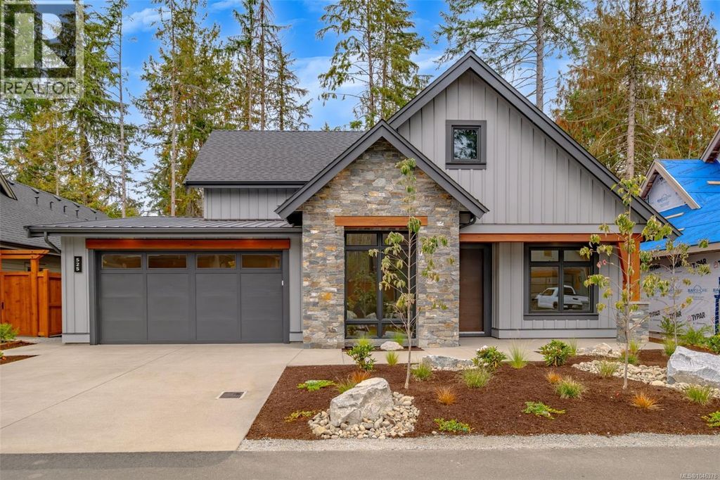 525 Hole-in-one Dr, Qualicum Beach