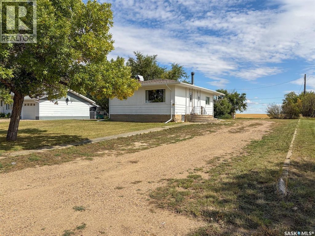 108 1st Street E, Climax