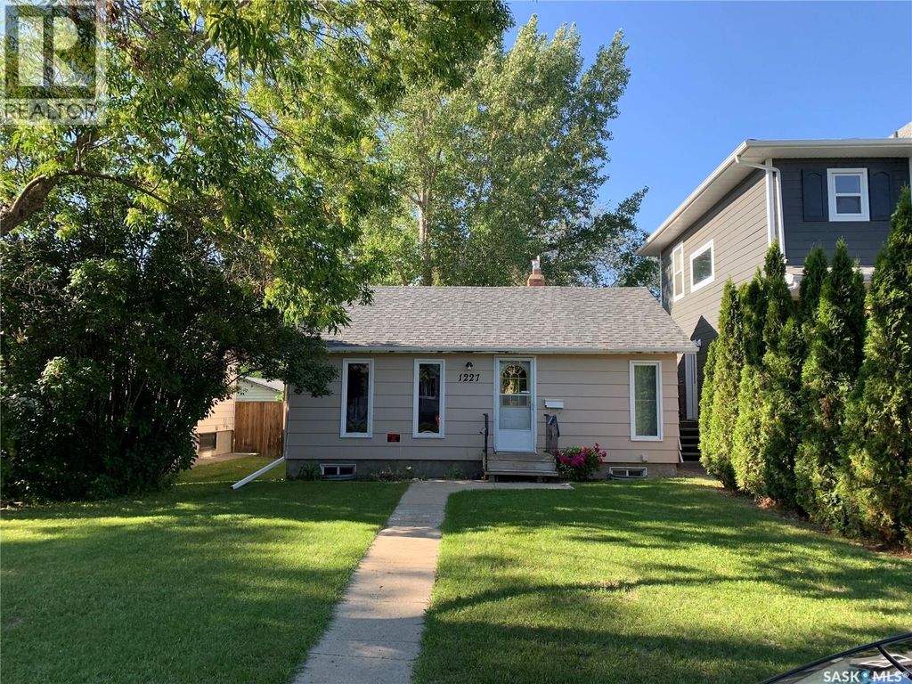 1227 13th Street E, Saskatoon
