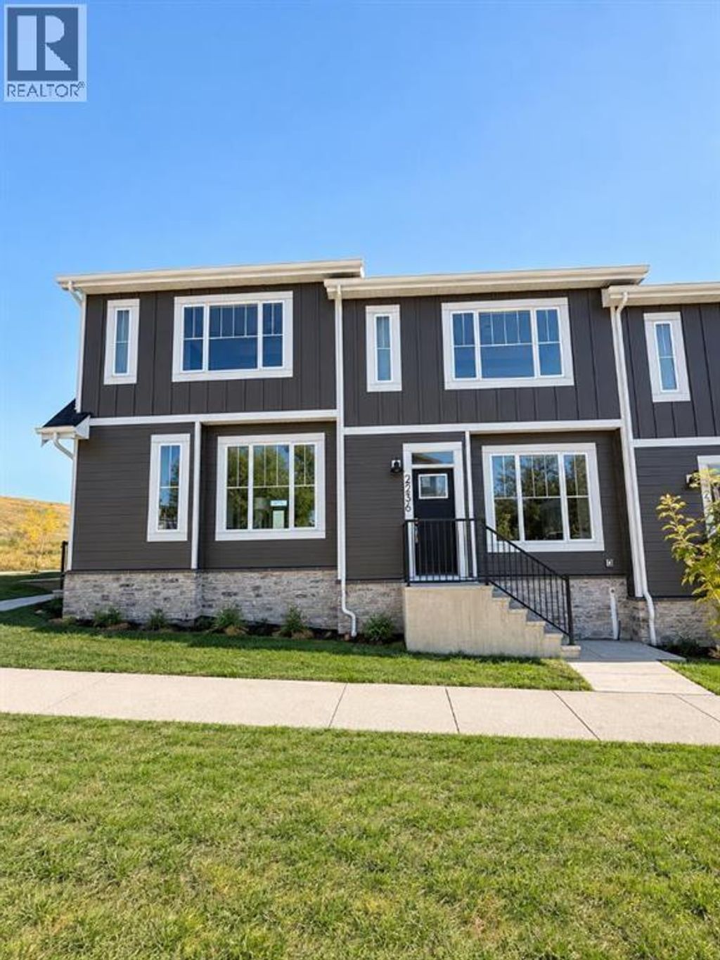 2236 44 Street Nw, Calgary