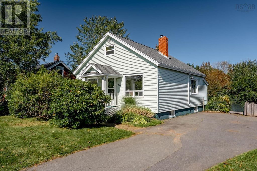 9 Chestnut Lane, Dartmouth