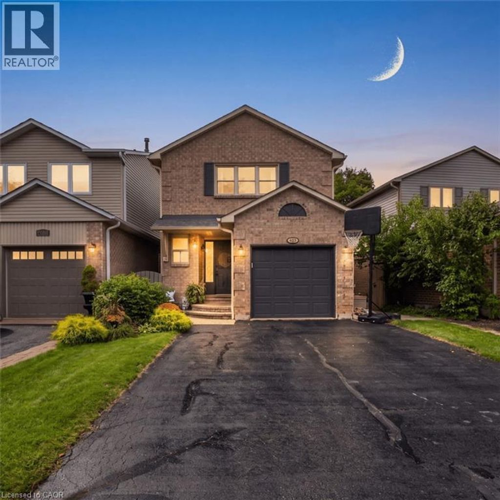 482 Vanier Drive, Milton