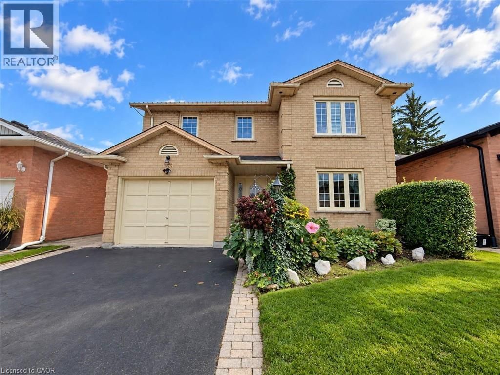 1236 Thorpe Road, Burlington