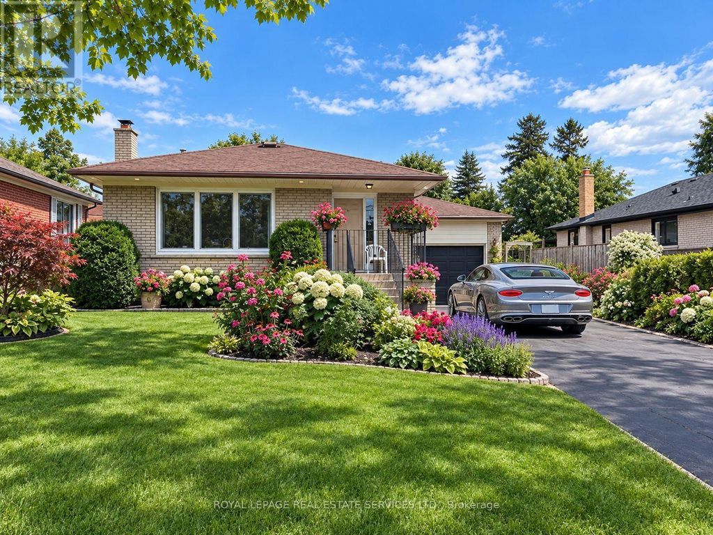 305 Queen Mary Drive, Oakville (co Central)
