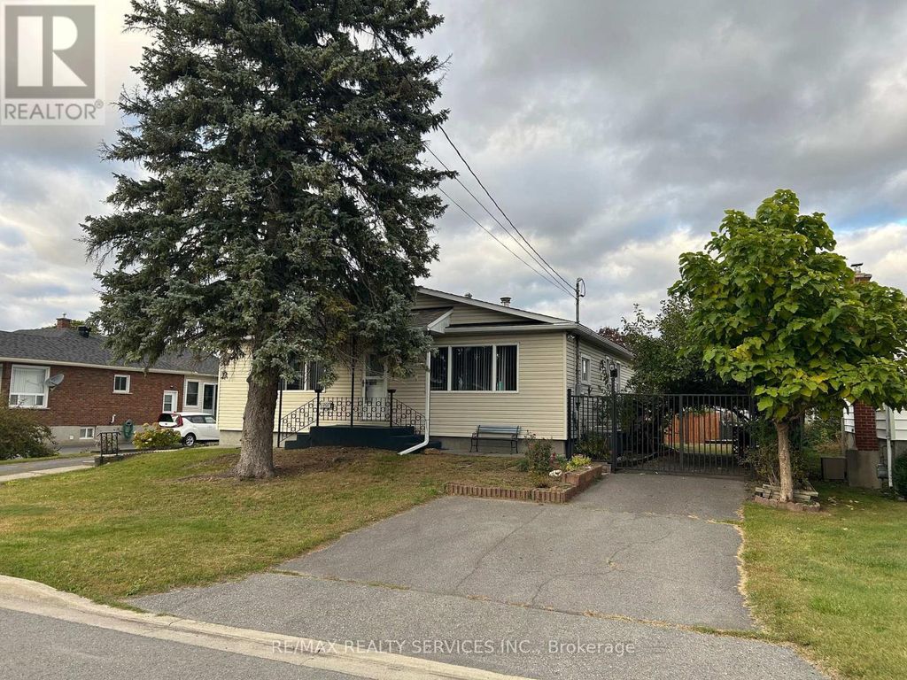 1207 Henry Street, Cornwall