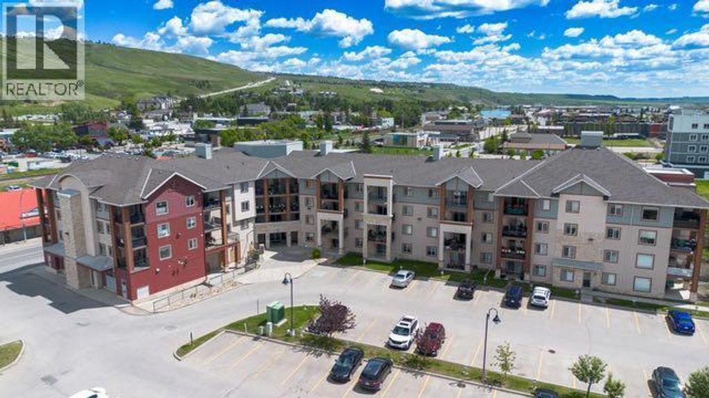 1316, 505 Railway Street W, Cochrane