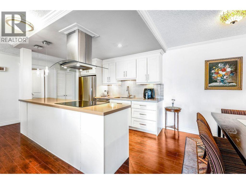 306 2020 Fullerton Avenue, North Vancouver