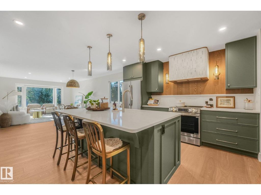 2031 104a St Nw, Edmonton