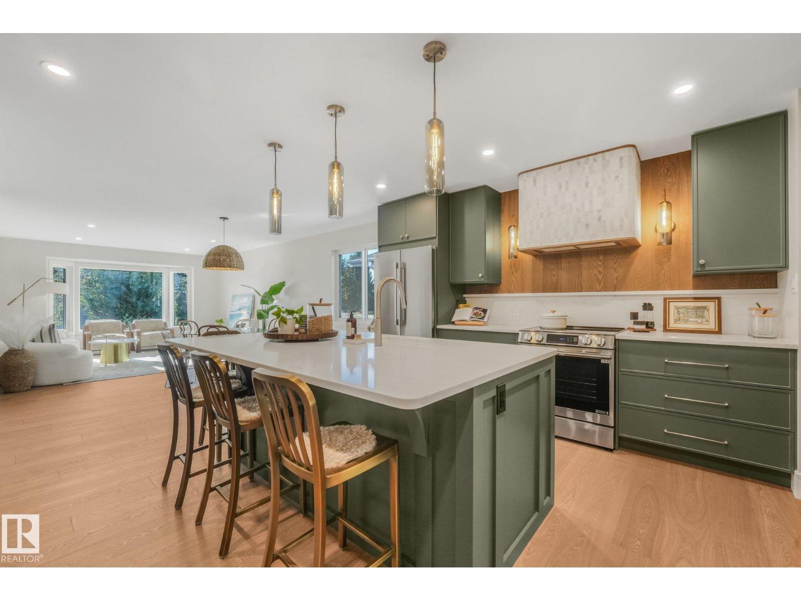2031 104a St Nw, Edmonton