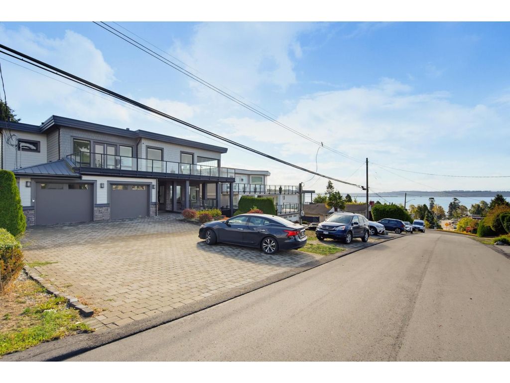 1040 Lee Street, White Rock