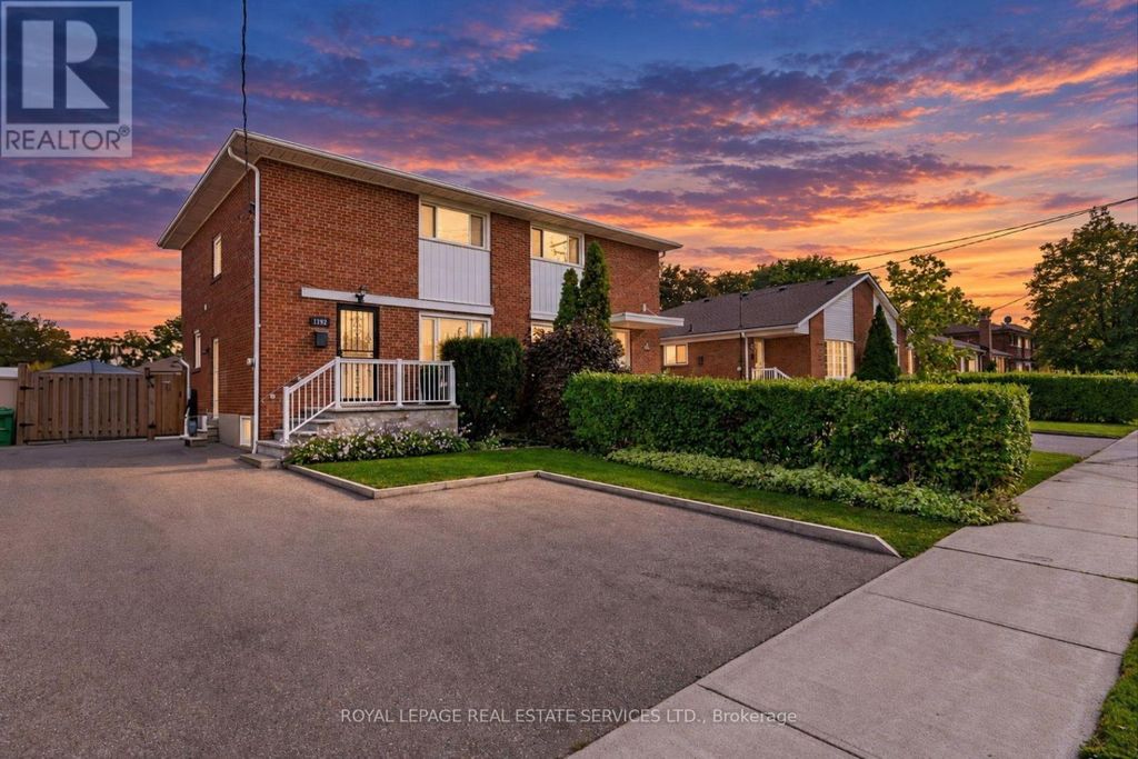 1192 Flagship Drive, Mississauga (applewood)