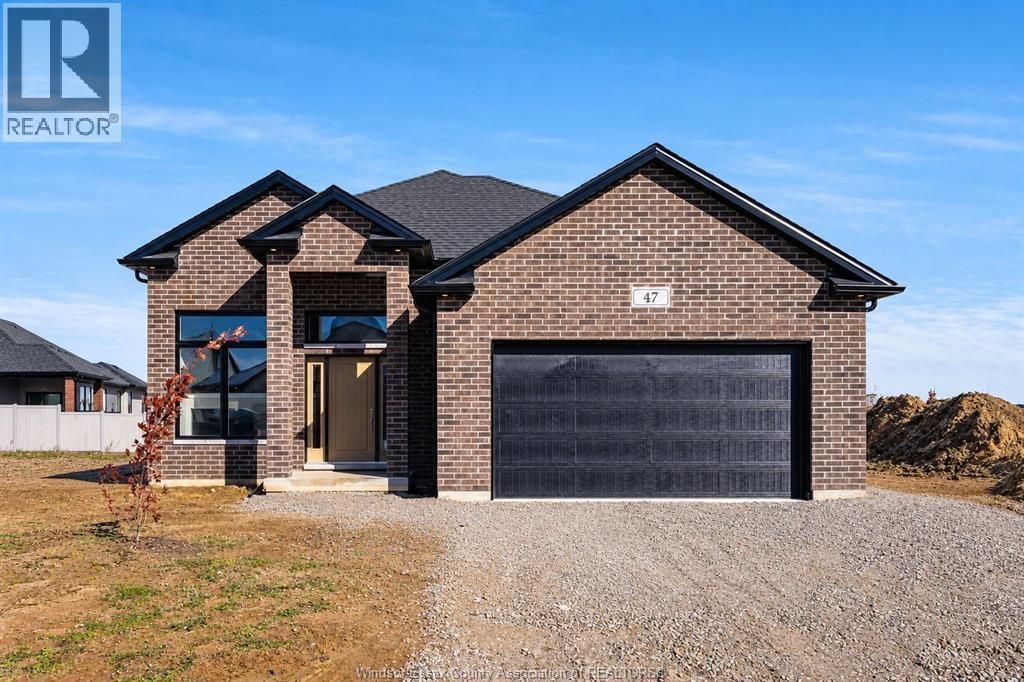 47 Bloomington Way, Chatham