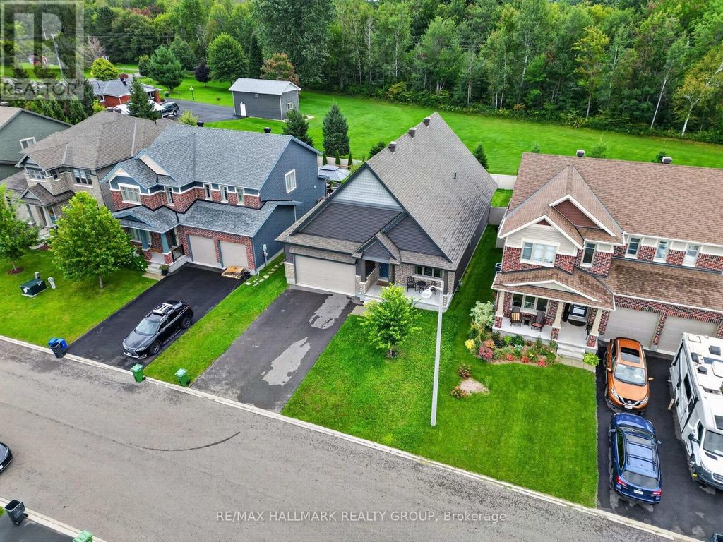 206 Pioneer Road, Russell