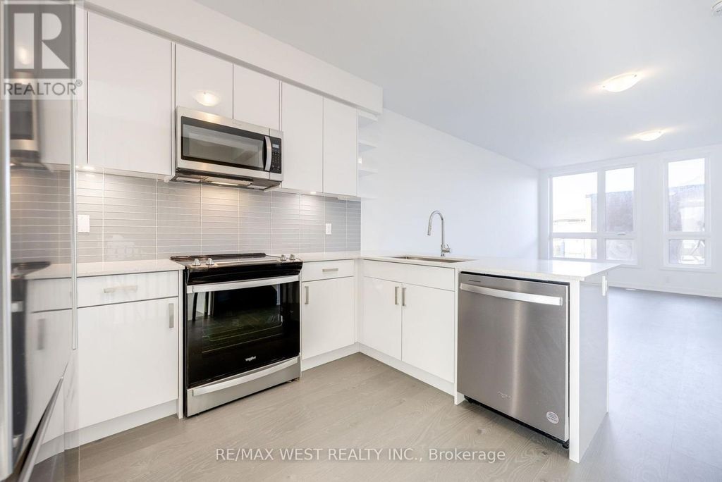 122 Green Gardens Boulevard, Toronto (englemount-Lawrence)