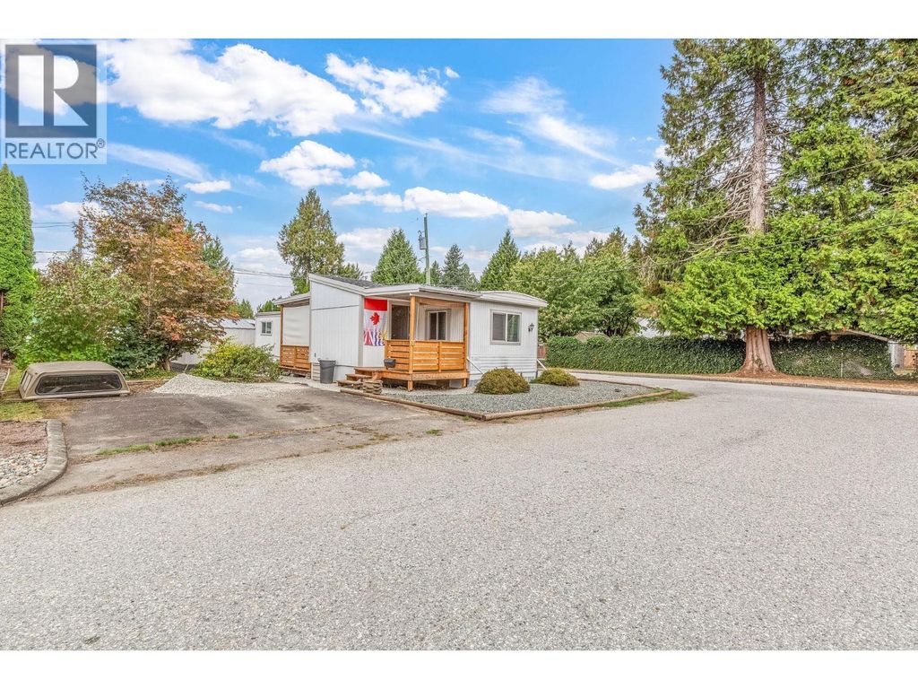32 21163 Lougheed Highway, Maple Ridge