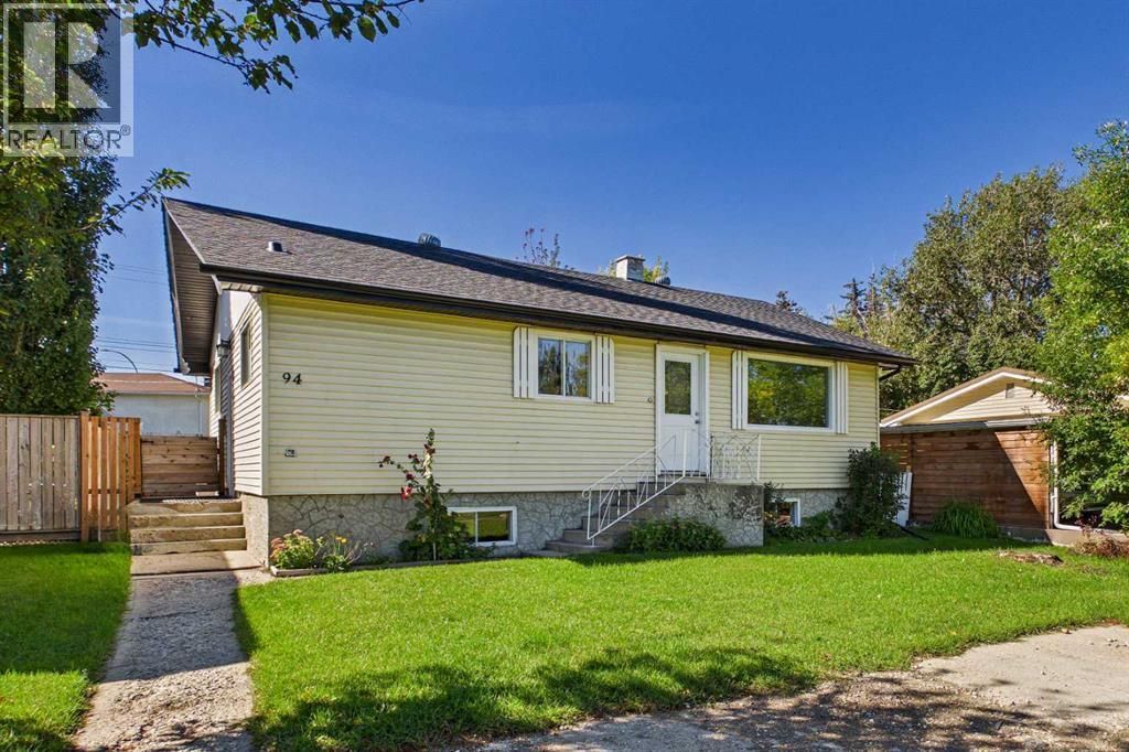 94 Lakeside Boulevard, Strathmore