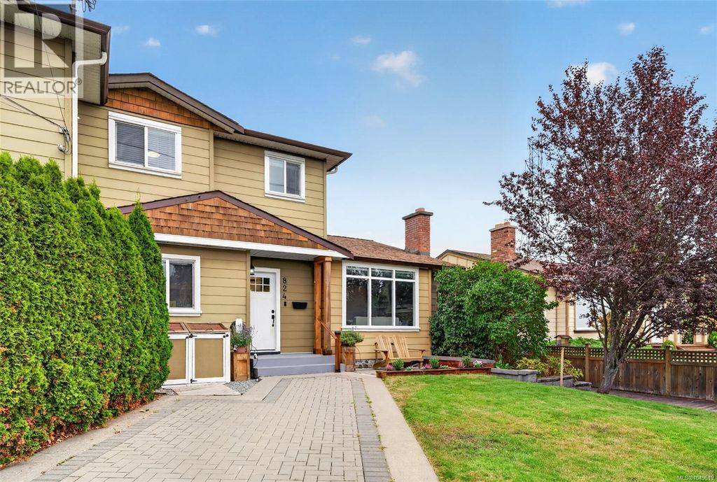 824 Beckwith Ave, Saanich
