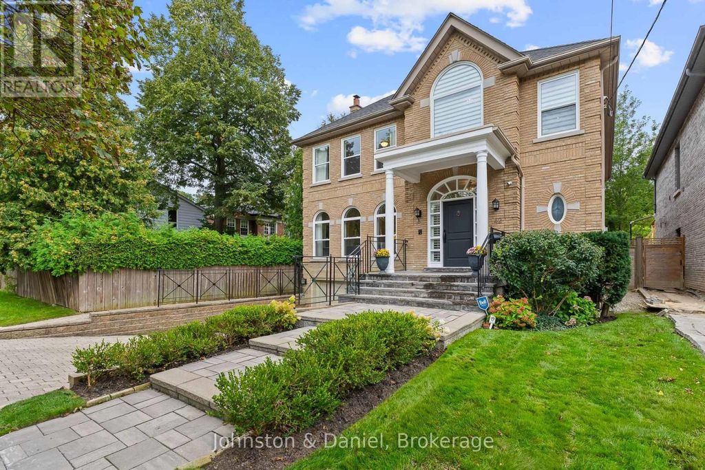 42 Douglas Crescent, Toronto (leaside)