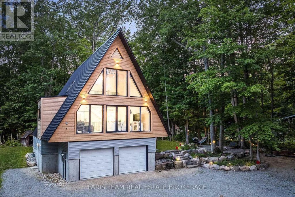 1490 Champlain Road, Tiny