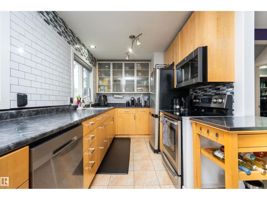 6111 119 Av Nw, Edmonton